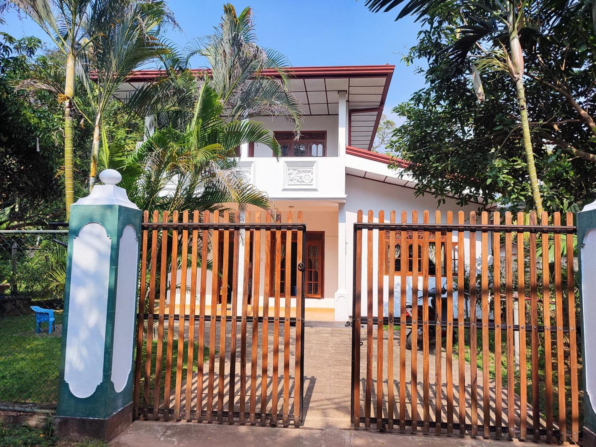 Sithu Guesthouse Бентота Екстер'єр фото